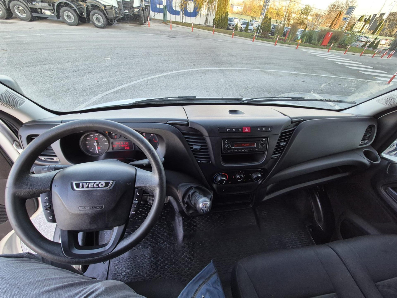IVECO DAILY35C13V12m3 - Passenger van: picture 2 IVECO DAILY35C13V12m3 - Passenger van: picture 2