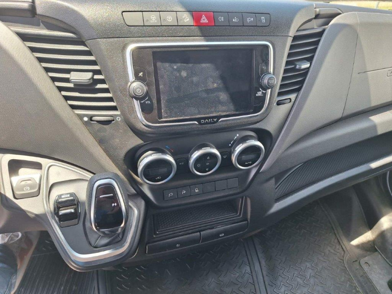 IVECO 35S14E/P - Panel van, Electric van: picture 2 IVECO 35S14E/P - Panel van, Electric van: picture 2