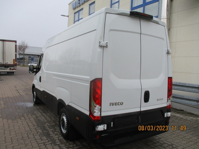 IVECO Daily 35S16V - Panel van: picture 4 IVECO Daily 35S16V - Panel van: picture 4