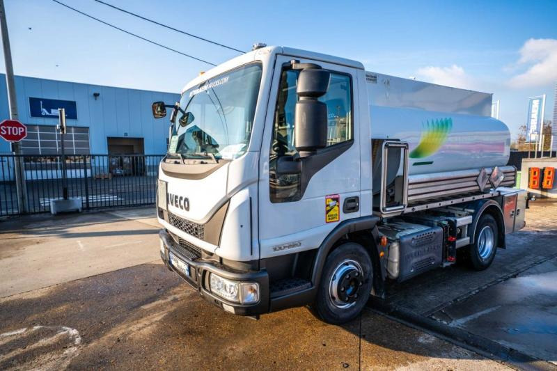 Iveco EURO CARGO 100-220 +CM 5500L + 3 COMP. - Tank truck: picture 1 Iveco EURO CARGO 100-220 +CM 5500L + 3 COMP. - Tank truck: picture 1