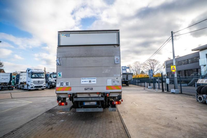 Renault D12 210 DXI // HAYON DHOLLANDIA - Box truck: picture 4 Renault D12 210 DXI // HAYON DHOLLANDIA - Box truck: picture 4
