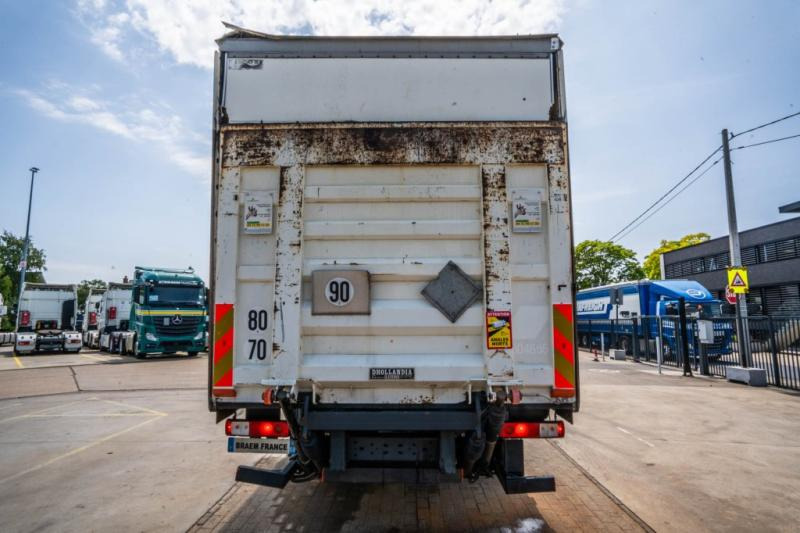 Renault PREMIUM 270 DXI +DHOLLANDIA 2.5T - Curtainsider truck: picture 5 Renault PREMIUM 270 DXI +DHOLLANDIA 2.5T - Curtainsider truck: picture 5