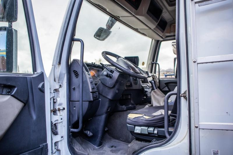Interior photo 1: Renault PREMIUM 310DXI+E5+CARRIER+ENGINE PROBLEM on lease Renault PREMIUM 310DXI+E5+CARRIER+ENGINE PROBLEM