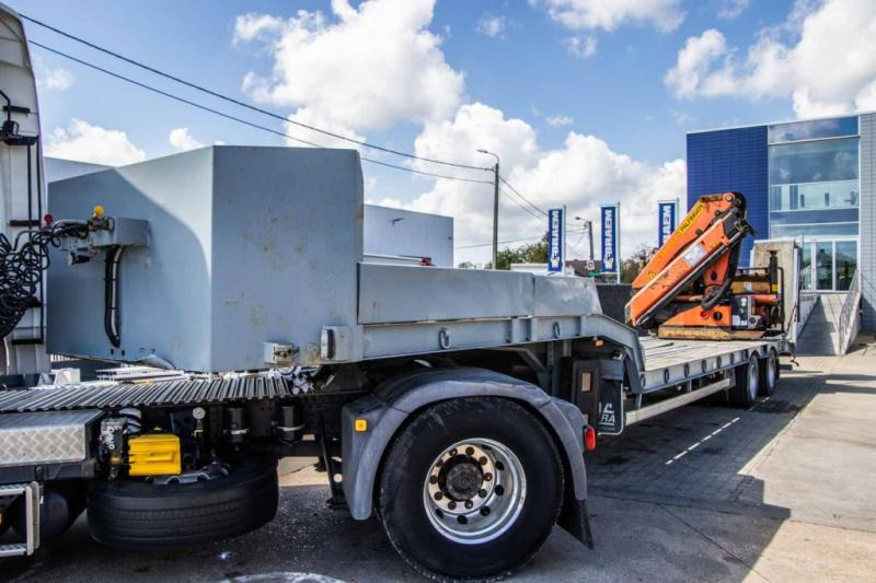 Castera CRANE/KRAN/GRUE-PALFINGER 22002 (2xHydr.) - Semi-trailer: picture 3 Castera CRANE/KRAN/GRUE-PALFINGER 22002 (2xHydr.) - Semi-trailer: picture 3