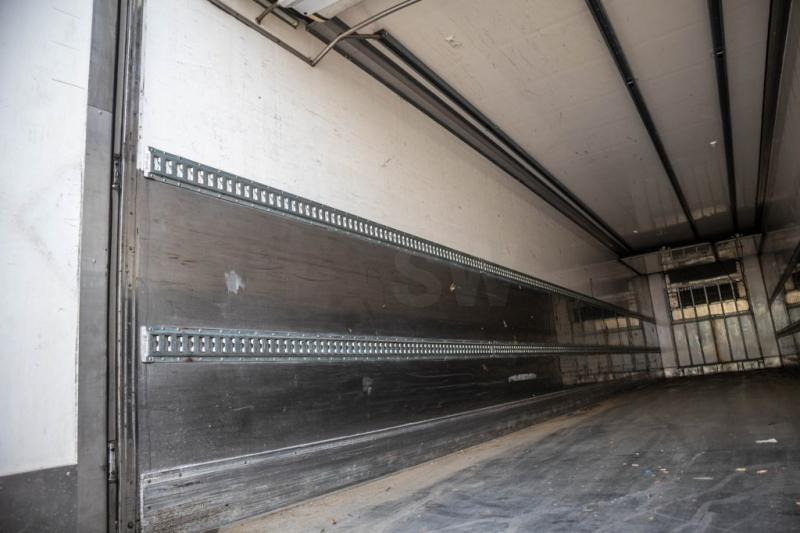 Lecitrailer CARRIER 1950MT+DHOLLANDIA 3TON - Semi-trailer: picture 5 Lecitrailer CARRIER 1950MT+DHOLLANDIA 3TON - Semi-trailer: picture 5