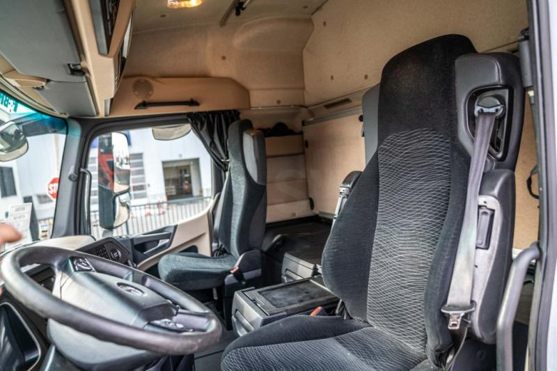 Interior photo 1: Tractor unit Mercedes ACTROS 1845 LS+E6