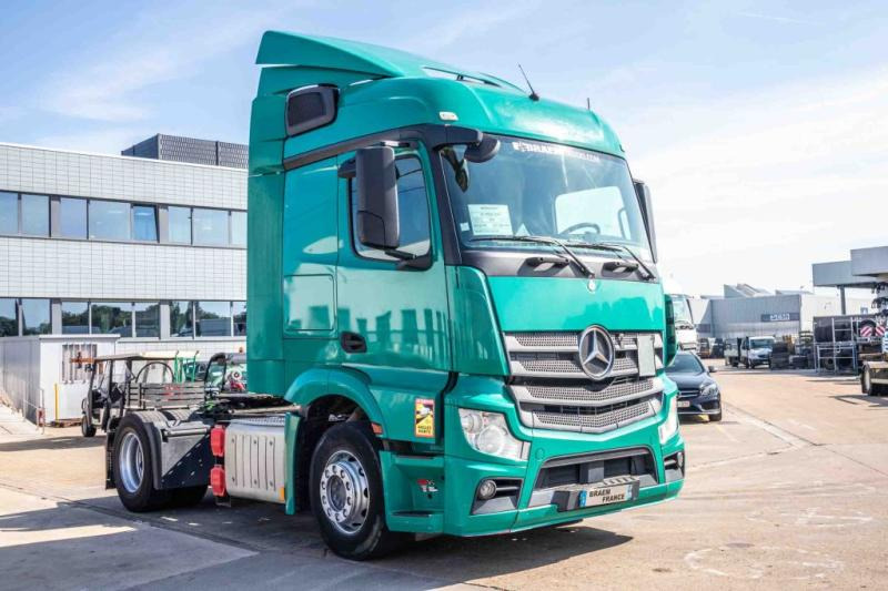 Mercedes ACTROS 1845 LS - Tractor unit: picture 2 Mercedes ACTROS 1845 LS - Tractor unit: picture 2