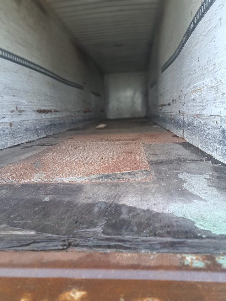 Closed box semi-trailer KRONE: picture 7