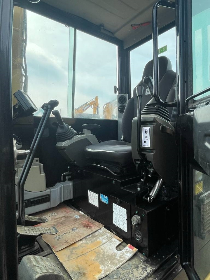 CAT 305.5E2  - Mini excavator: picture 5 CAT 305.5E2  - Mini excavator: picture 5