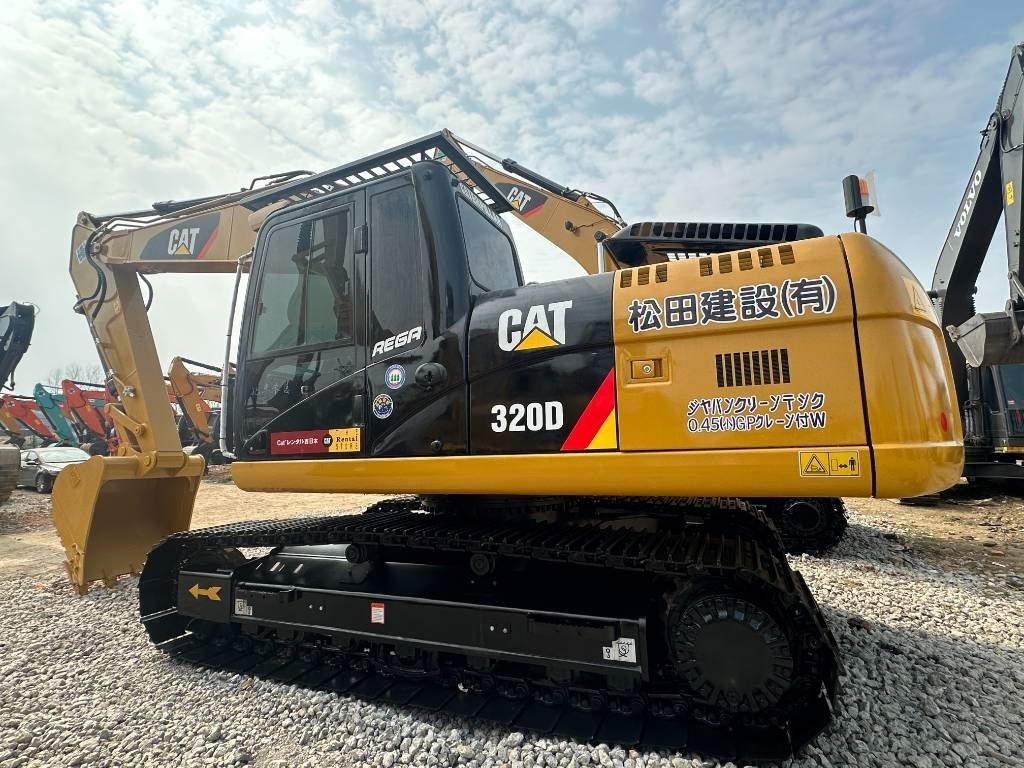 CAT 320D2 - Crawler excavator: picture 3 CAT 320D2 - Crawler excavator: picture 3