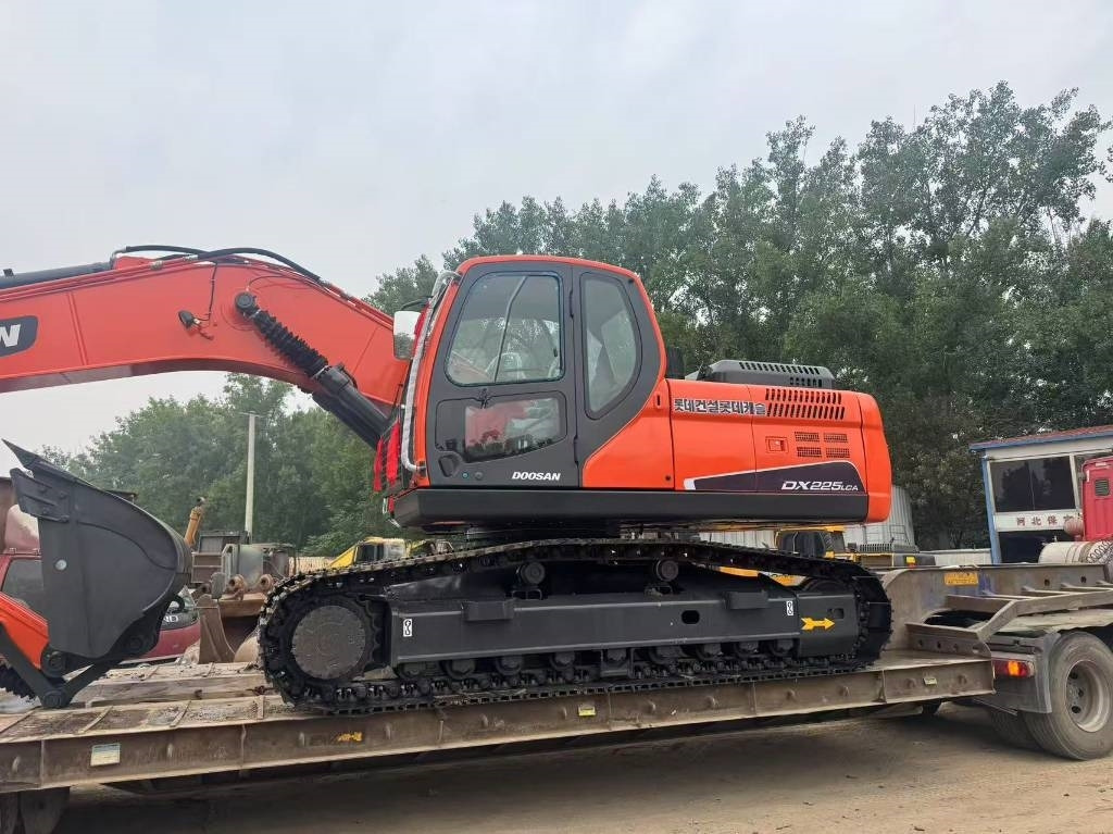 Doosan DX 225 LCA - Crawler excavator: picture 2 Doosan DX 225 LCA - Crawler excavator: picture 2