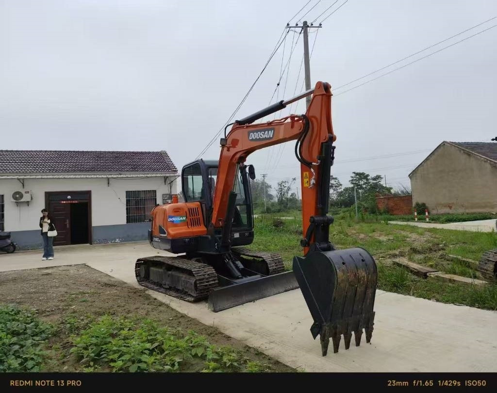 Doosan DX 60 - Mini excavator: picture 3 Doosan DX 60 - Mini excavator: picture 3