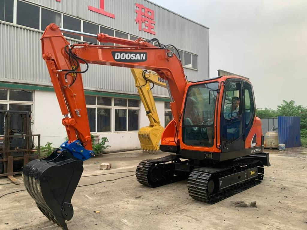 Doosan DX 75-9 C - Mini excavator: picture 1 Doosan DX 75-9 C - Mini excavator: picture 1