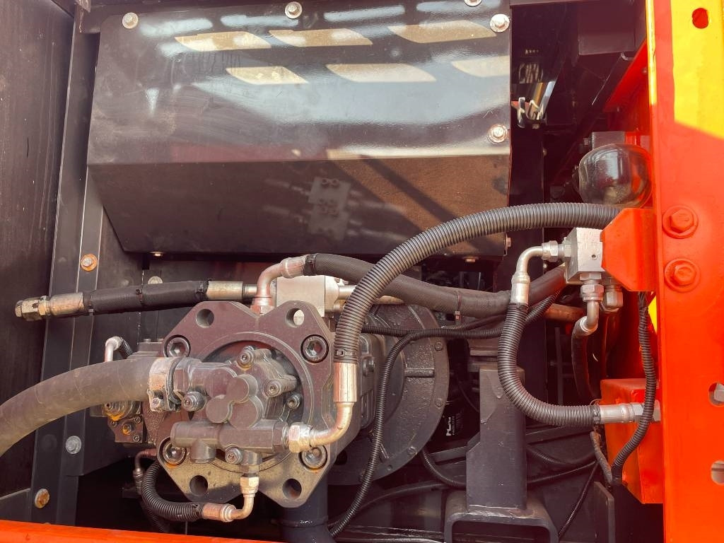 Crawler excavator Doosan DX225LCA: picture 6 Crawler excavator Doosan DX225LCA: picture 6