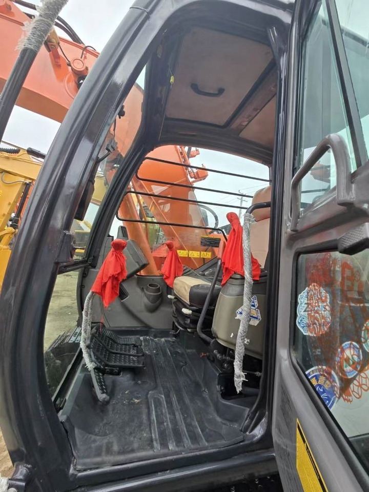 Hitachi ZX 135 US - Crawler excavator: picture 4 Hitachi ZX 135 US - Crawler excavator: picture 4