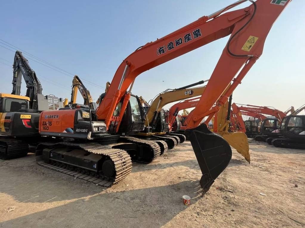 Hitachi ZX 160 - Crawler excavator: picture 2 Hitachi ZX 160 - Crawler excavator: picture 2