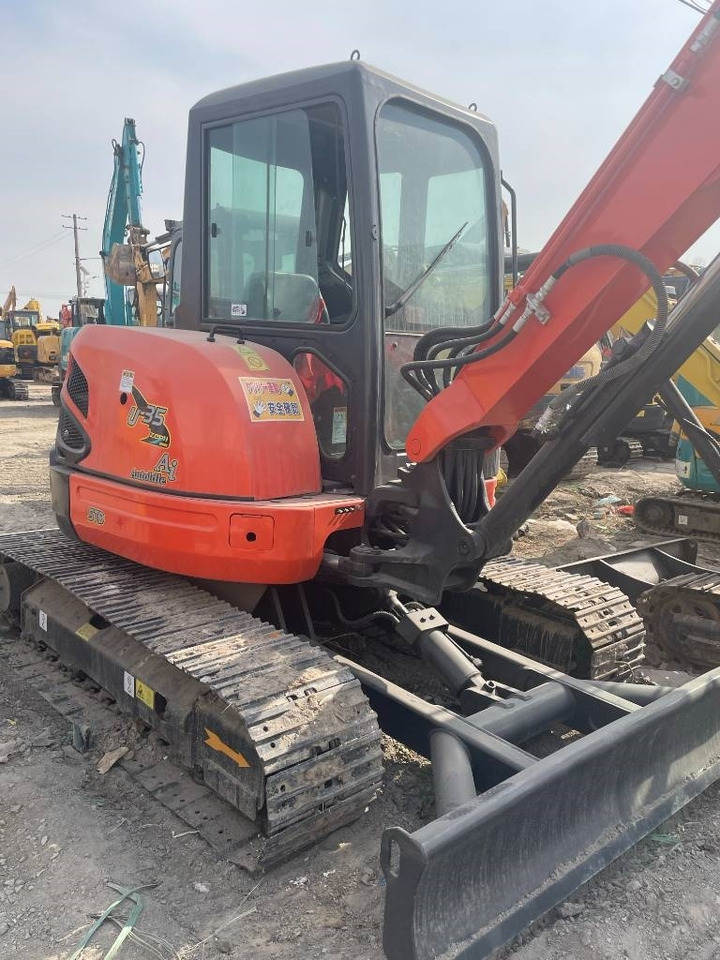 Kubota U 35  - Mini excavator: picture 2 Kubota U 35  - Mini excavator: picture 2