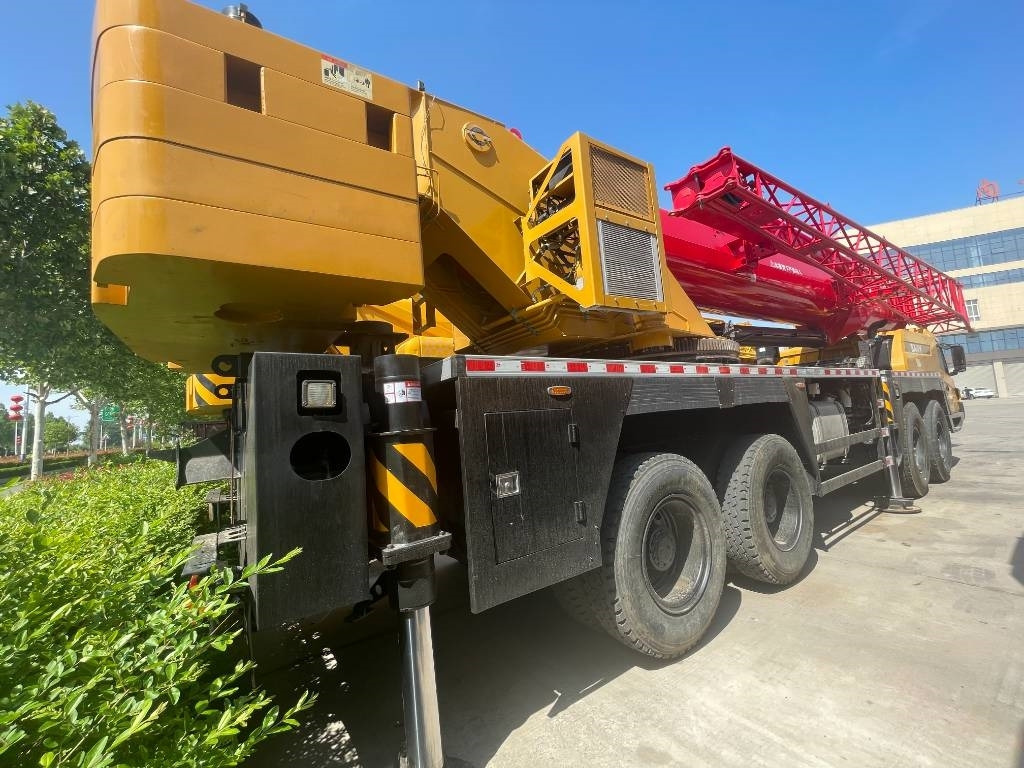 Sany STC 800 T6 - All terrain crane: picture 3 Sany STC 800 T6 - All terrain crane: picture 3