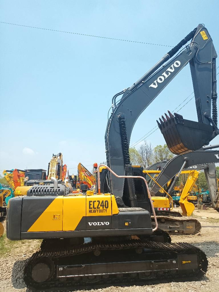 Volvo EC 240 - Crawler excavator: picture 1 Volvo EC 240 - Crawler excavator: picture 1