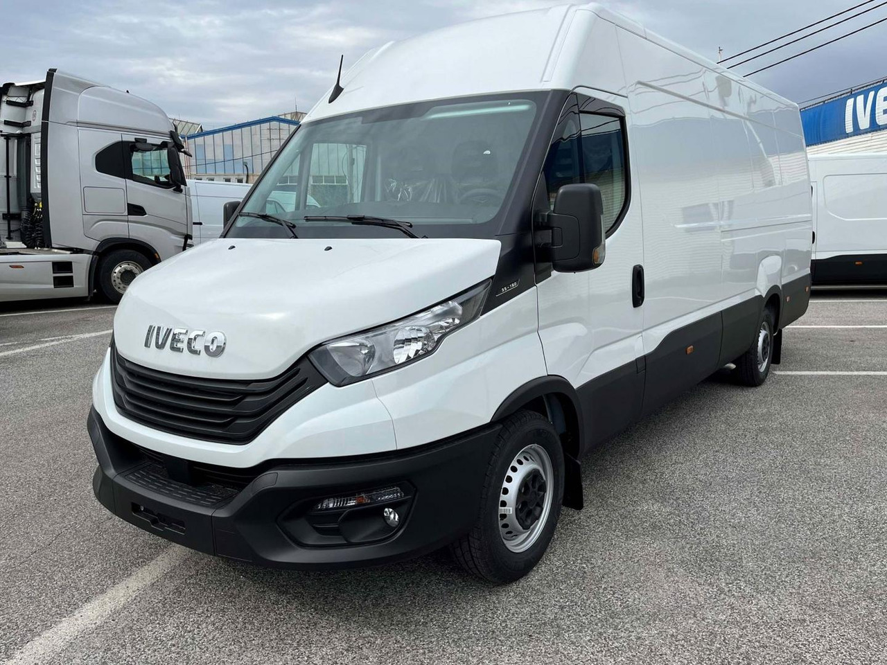 Iveco DAILY VAN, 3.0 D 176k, 35S18H V Evolution H2 - Panel van: picture 1 Iveco DAILY VAN, 3.0 D 176k, 35S18H V Evolution H2 - Panel van: picture 1