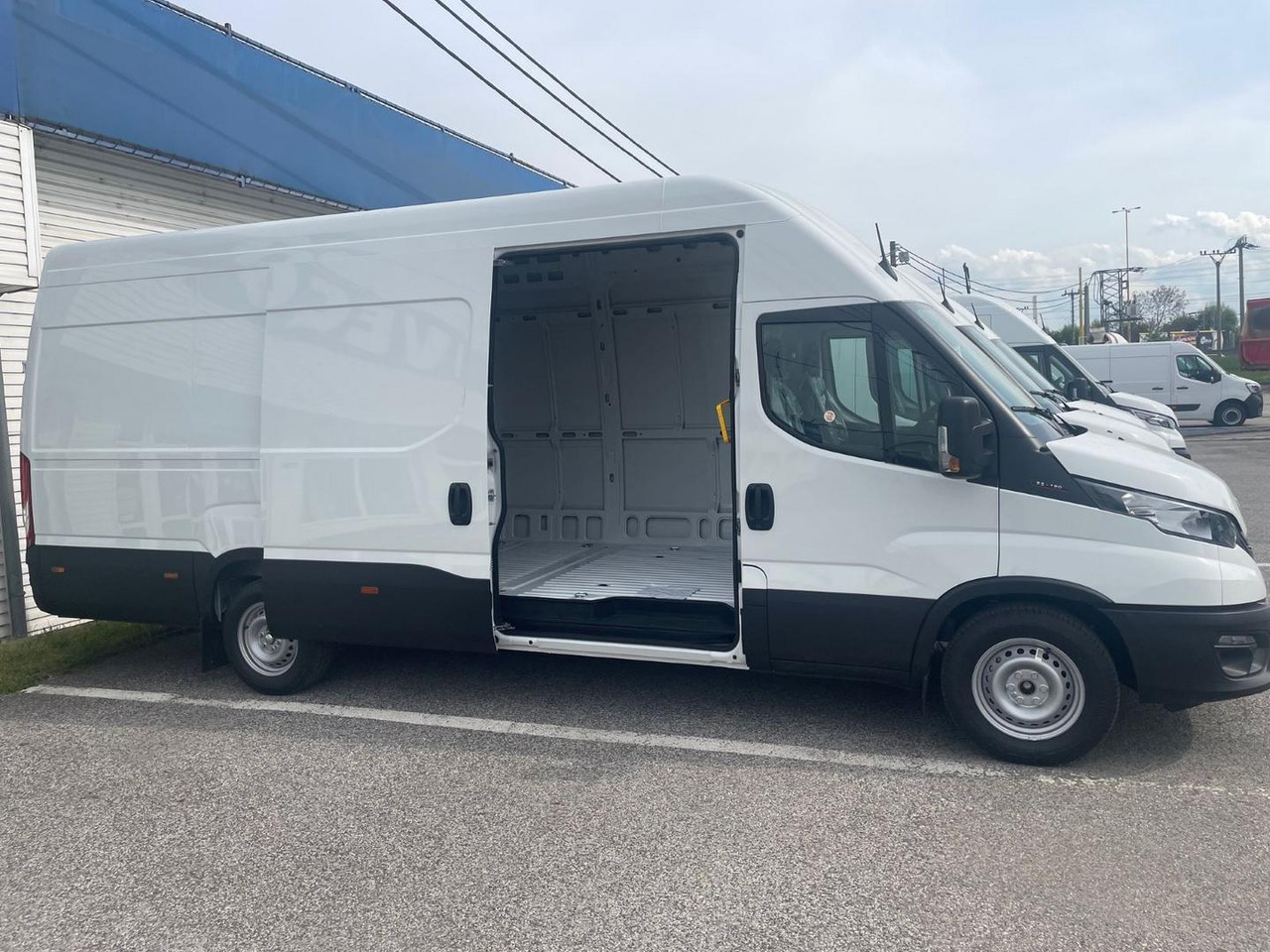 Iveco DAILY VAN, 3.0 D 176k, 35S18H V Evolution H3 - Panel van: picture 5 Iveco DAILY VAN, 3.0 D 176k, 35S18H V Evolution H3 - Panel van: picture 5