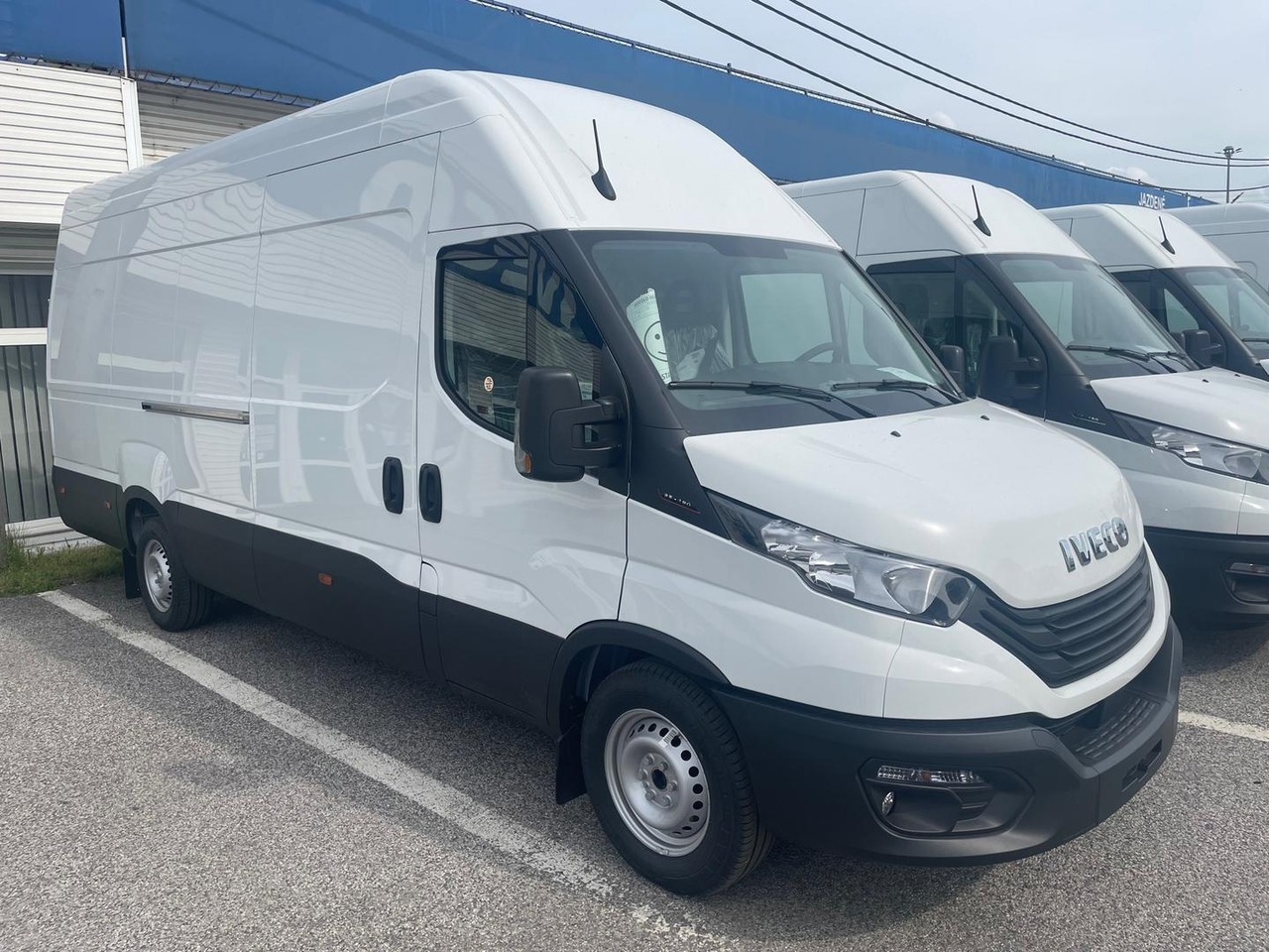 Iveco DAILY VAN, 3.0 D 176k, 35S18H V Evolution H3 - Panel van: picture 1 Iveco DAILY VAN, 3.0 D 176k, 35S18H V Evolution H3 - Panel van: picture 1