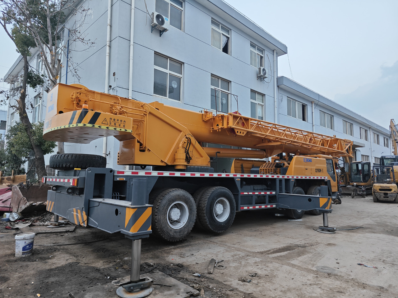 XCMG QY80K 80T TRUCK CRANE - Mobile crane: picture 4 XCMG QY80K 80T TRUCK CRANE - Mobile crane: picture 4