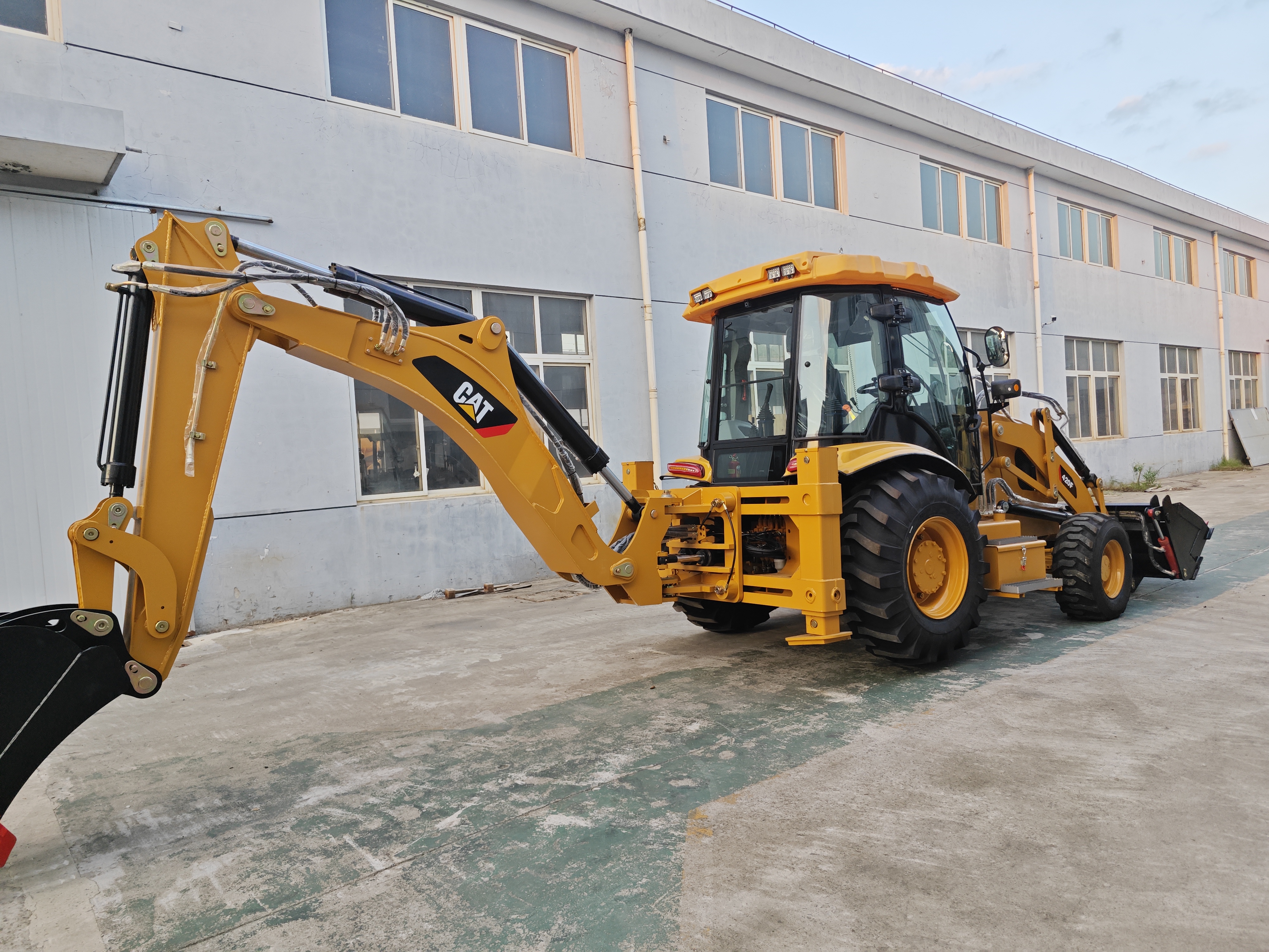 Caterpillar 420F used cat loader - Backhoe loader: picture 4 Caterpillar 420F used cat loader - Backhoe loader: picture 4