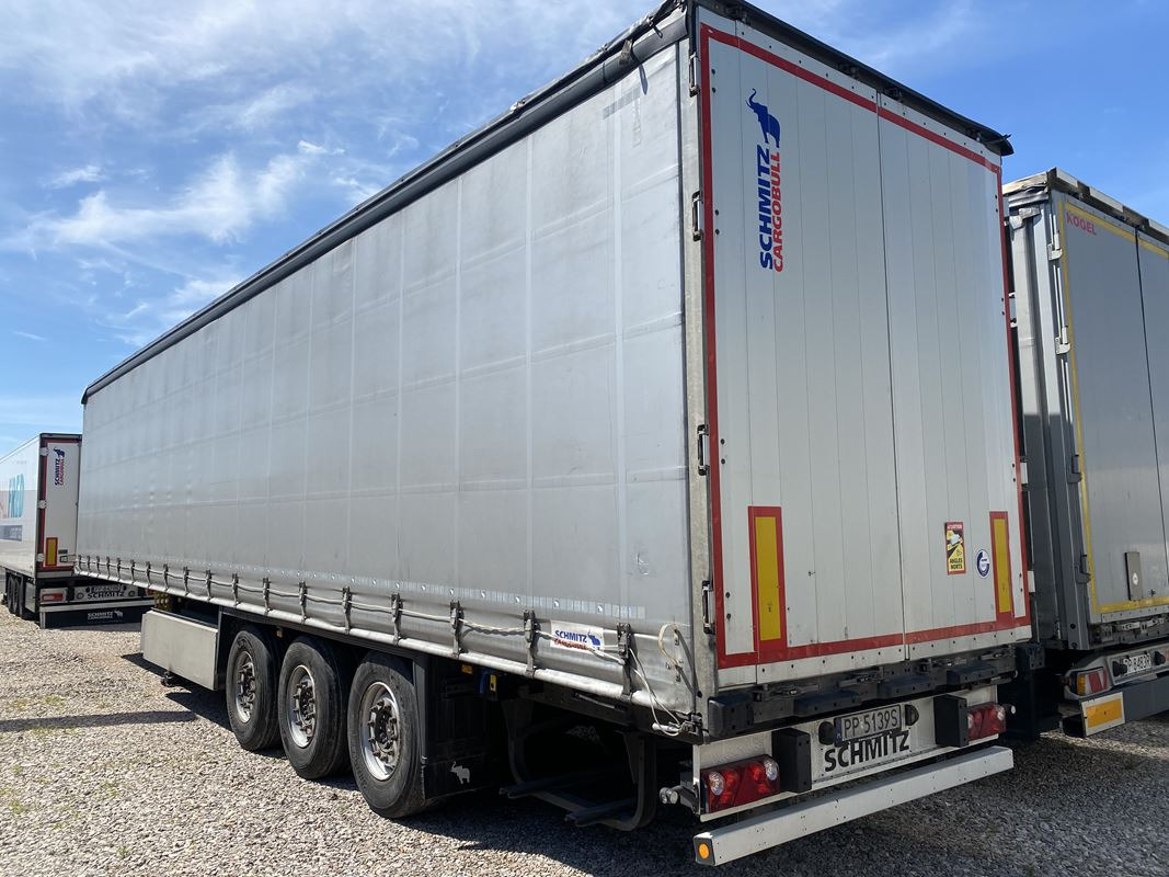SCHMITZ CARGOBULL SCB S3T FIRANA - Curtainsider trailer: picture 2 SCHMITZ CARGOBULL SCB S3T FIRANA - Curtainsider trailer: picture 2