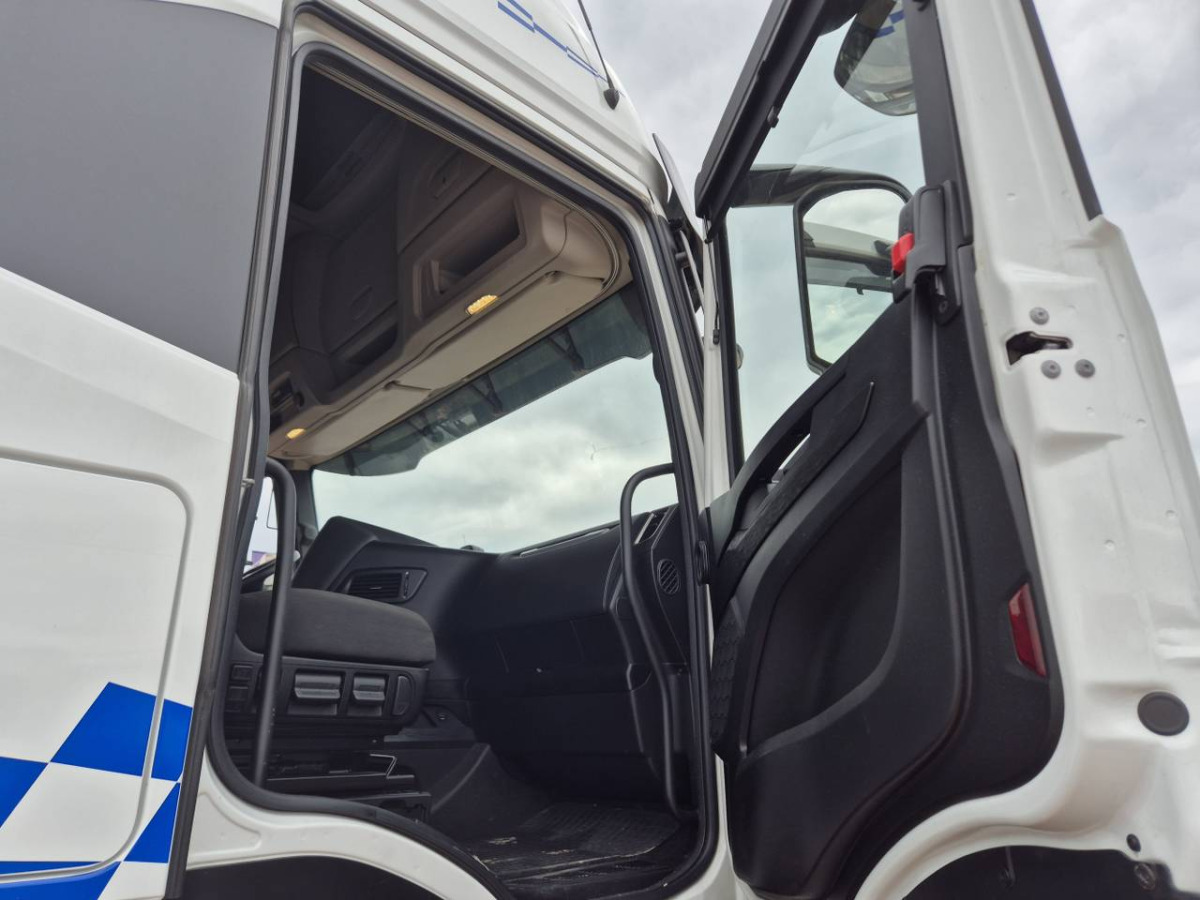 Tractor unit IVECO AS440ST/FP LT CIĄGNIK SIODŁOWY: picture 17