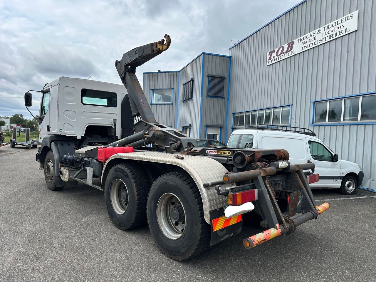 RENAULT KERAX 370 DCI - Hook lift truck: picture 2 RENAULT KERAX 370 DCI - Hook lift truck: picture 2