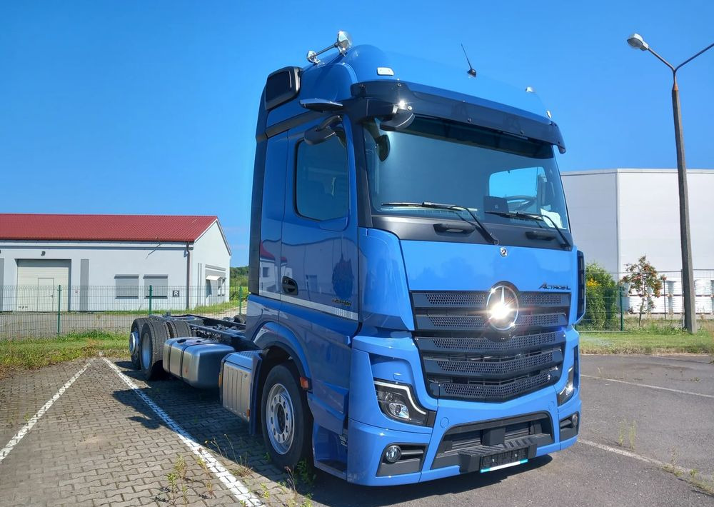 Mercedes-Benz Actros 2548 LnR - Cab chassis truck: picture 2 Mercedes-Benz Actros 2548 LnR - Cab chassis truck: picture 2