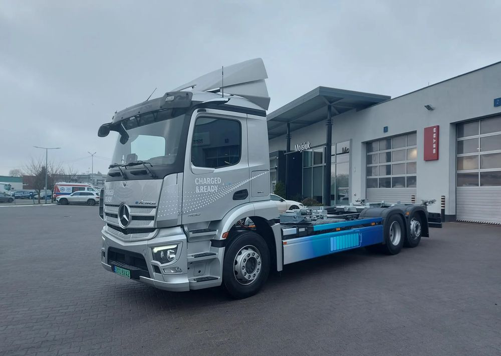 Mercedes-Benz eActros 400 6x2 BDF Elektryczny - Container transporter/ Swap body truck, Electric truck: picture 1 Mercedes-Benz eActros 400 6x2 BDF Elektryczny - Container transporter/ Swap body truck, Electric truck: picture 1