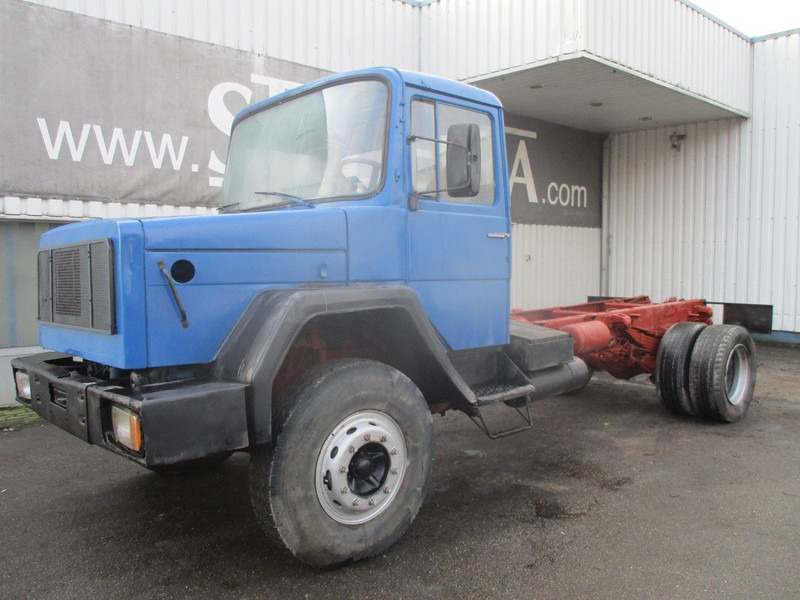 Iveco Magirus Deutz M 160 D 256 , V8 , Manual , Spring suspension - Cab chassis truck: picture 1 Iveco Magirus Deutz M 160 D 256 , V8 , Manual , Spring suspension - Cab chassis truck: picture 1