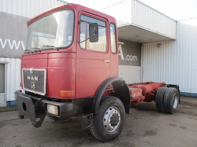 MAN 16.220 , 4x4 , Manual Eaton , Spring suspension - Cab chassis truck: picture 1 MAN 16.220 , 4x4 , Manual Eaton , Spring suspension - Cab chassis truck: picture 1