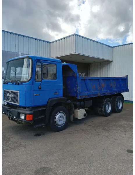 MAN F2000 , 32-322 , 6x4 , ZF Manual , Tipper , Spring Suspension - Tipper: picture 5 MAN F2000 , 32-322 , 6x4 , ZF Manual , Tipper , Spring Suspension - Tipper: picture 5