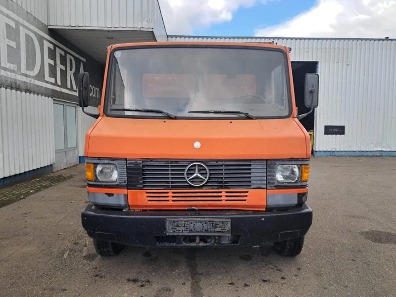 Mercedes-Benz 609 D, Manual , Spring Suspension - Dropside/ Flatbed truck: picture 5 Mercedes-Benz 609 D, Manual , Spring Suspension - Dropside/ Flatbed truck: picture 5