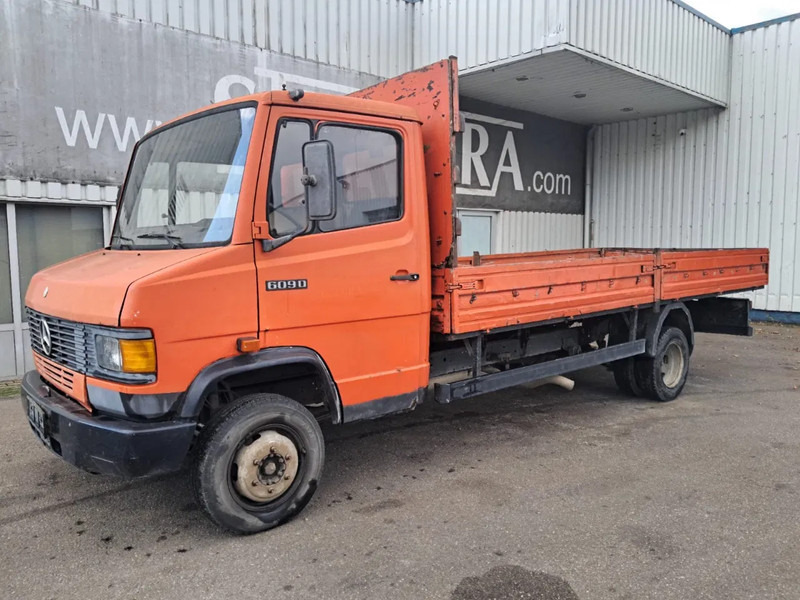Mercedes-Benz 609 D, Manual , Spring Suspension - Dropside/ Flatbed truck: picture 1 Mercedes-Benz 609 D, Manual , Spring Suspension - Dropside/ Flatbed truck: picture 1