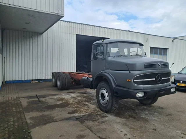 Mercedes-Benz LK 2624 , 6x4 , Manual , Spring suspension - Cab chassis truck: picture 4 Mercedes-Benz LK 2624 , 6x4 , Manual , Spring suspension - Cab chassis truck: picture 4