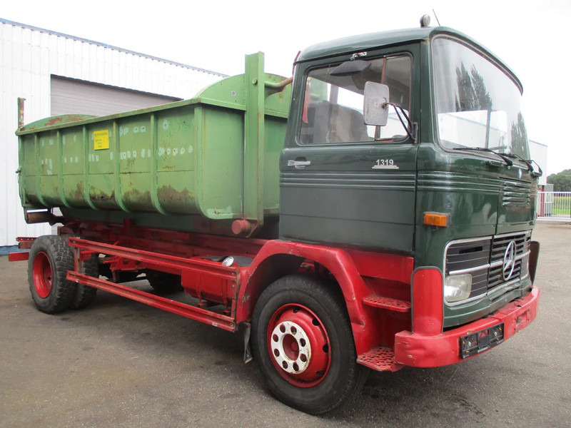 Hook lift truck Mercedes-Benz LP 1319 , Oldtimer: picture 7