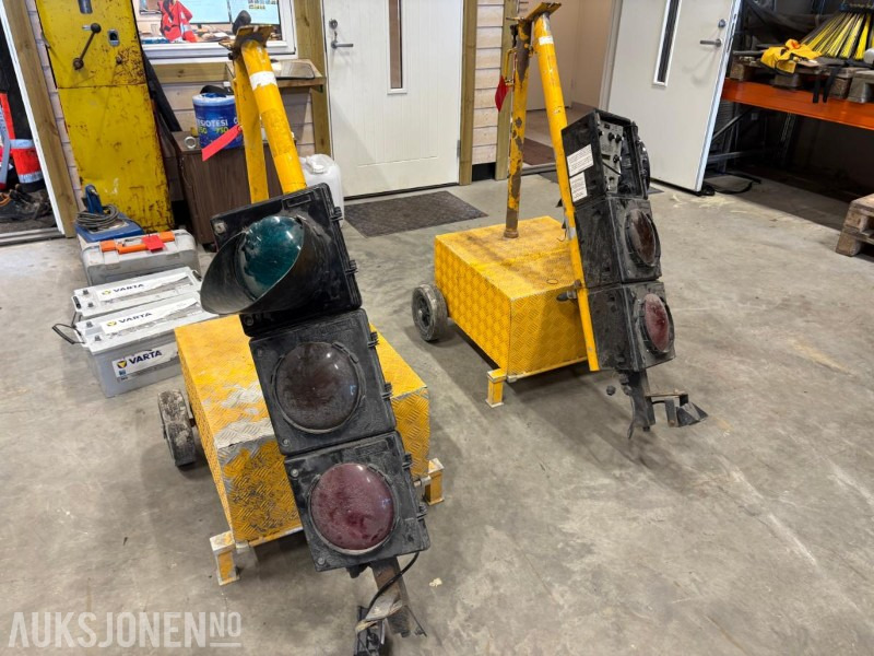 1 sett trafikklys - Construction equipment: picture 1 1 sett trafikklys - Construction equipment: picture 1