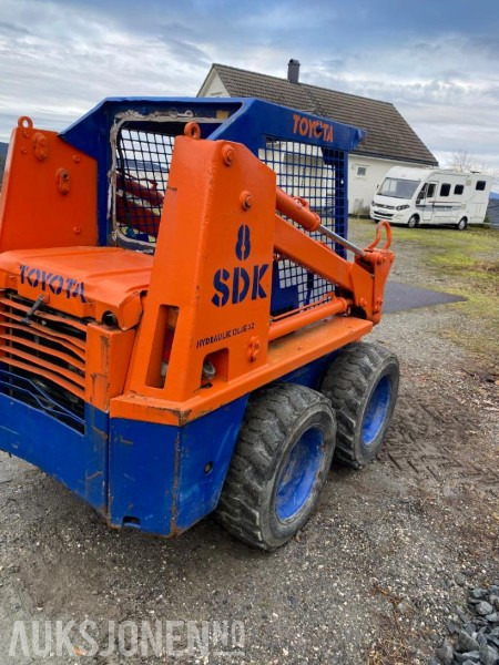 1900 Toyota SDK8 mva fri kompaktlaster - Skid steer loader: picture 4 1900 Toyota SDK8 mva fri kompaktlaster - Skid steer loader: picture 4