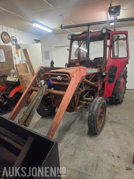 1974 Massey Ferguson 135 - Farm tractor: picture 1 1974 Massey Ferguson 135 - Farm tractor: picture 1