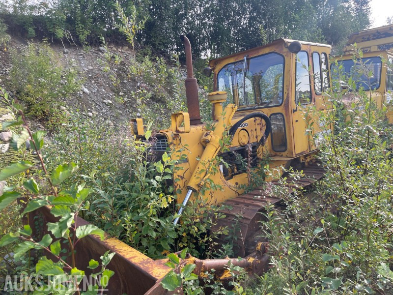 Construction equipment 1976 Massey Ferguson MF400: picture 1