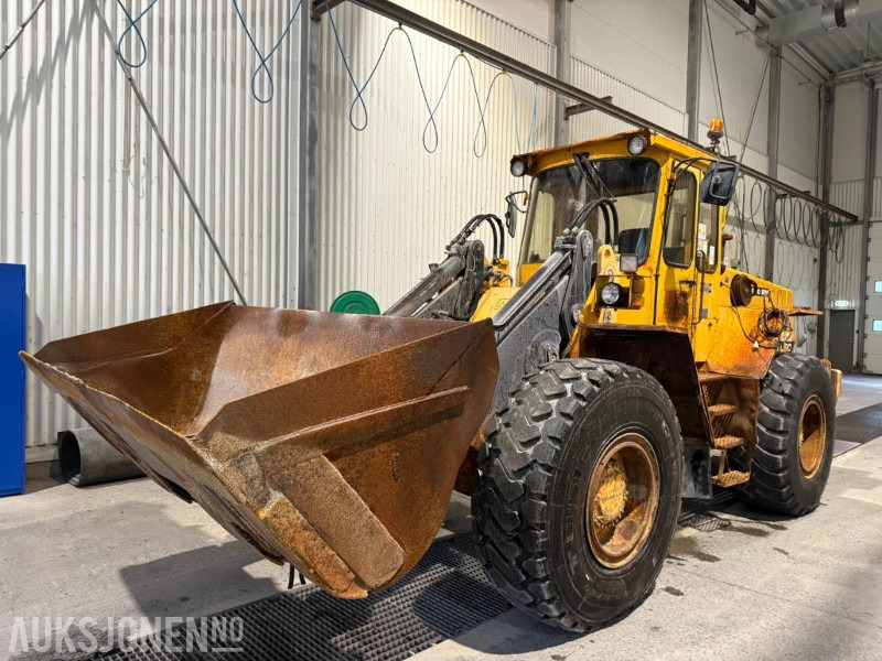 1986 Volvo L90 Hjullaster med skuffe - Wheel loader: picture 1 1986 Volvo L90 Hjullaster med skuffe - Wheel loader: picture 1
