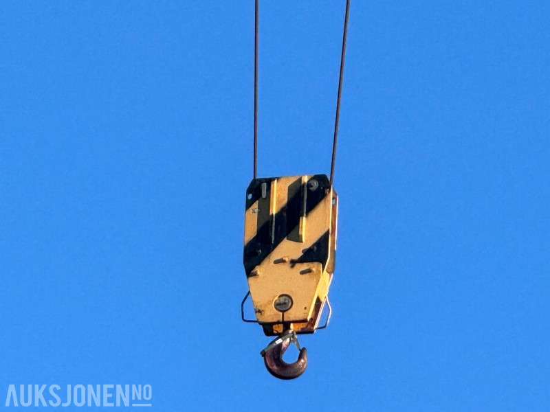 Crane 2000 Liebherr 280 EC-H 16 Litronic Tårnkran med undervogn på plater: picture 13