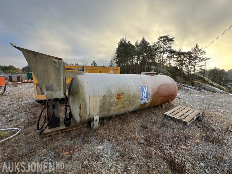 2002 Dieseltank med pumpe - Construction equipment: picture 1 2002 Dieseltank med pumpe - Construction equipment: picture 1