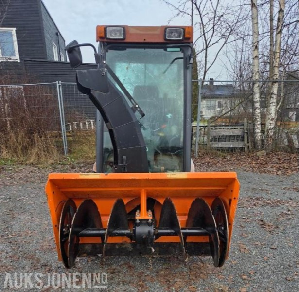2003 Kubota F3060 med fres og klypepanne - mva fri - Construction equipment: picture 3 2003 Kubota F3060 med fres og klypepanne - mva fri - Construction equipment: picture 3