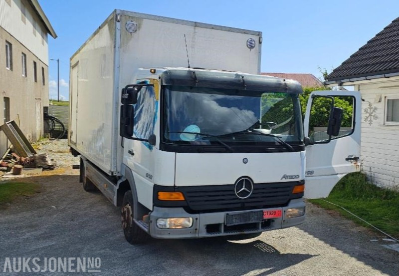 2004 Mercedes-Benz 818/42AT7,5, Reparasjonsobjekt - Box truck: picture 2 2004 Mercedes-Benz 818/42AT7,5, Reparasjonsobjekt - Box truck: picture 2