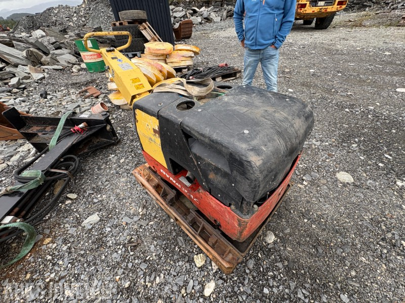 2005 Andre Hatx diesel 5HZXL hoppetusse / vibroplate - Construction equipment: picture 2 2005 Andre Hatx diesel 5HZXL hoppetusse / vibroplate - Construction equipment: picture 2